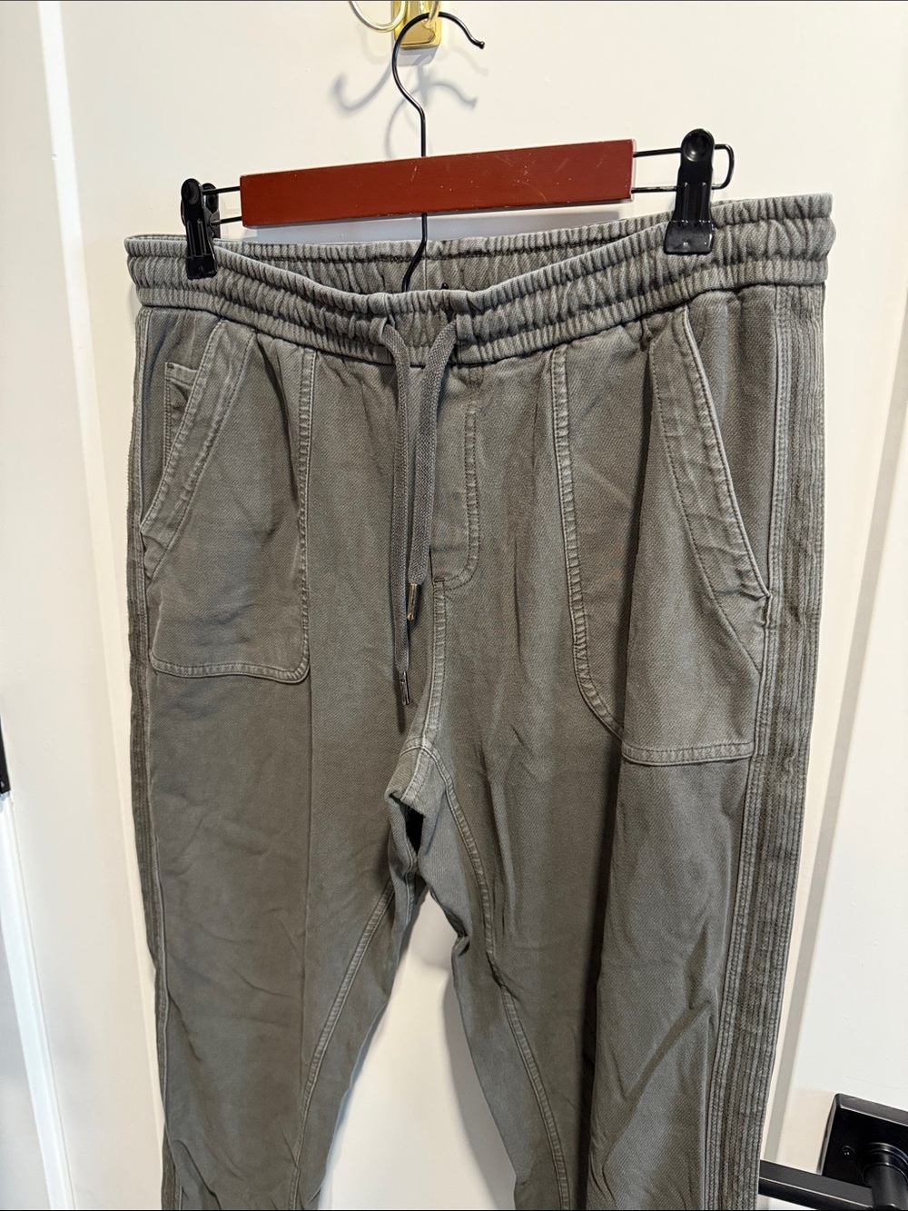 Athleta Farallon Jogger Olive Green Athleisure Size 10 - Picture 4 of 8